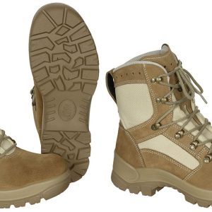 BW Combat Boots Modelo feminino